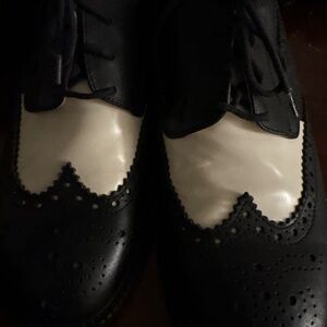 Leather oxfords black & white made in Italy size 39